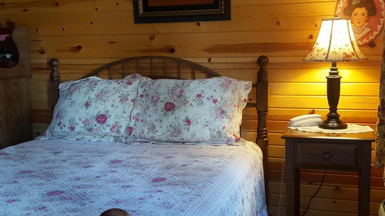 Amish Blessings Cabins Millersburg Extérieur photo